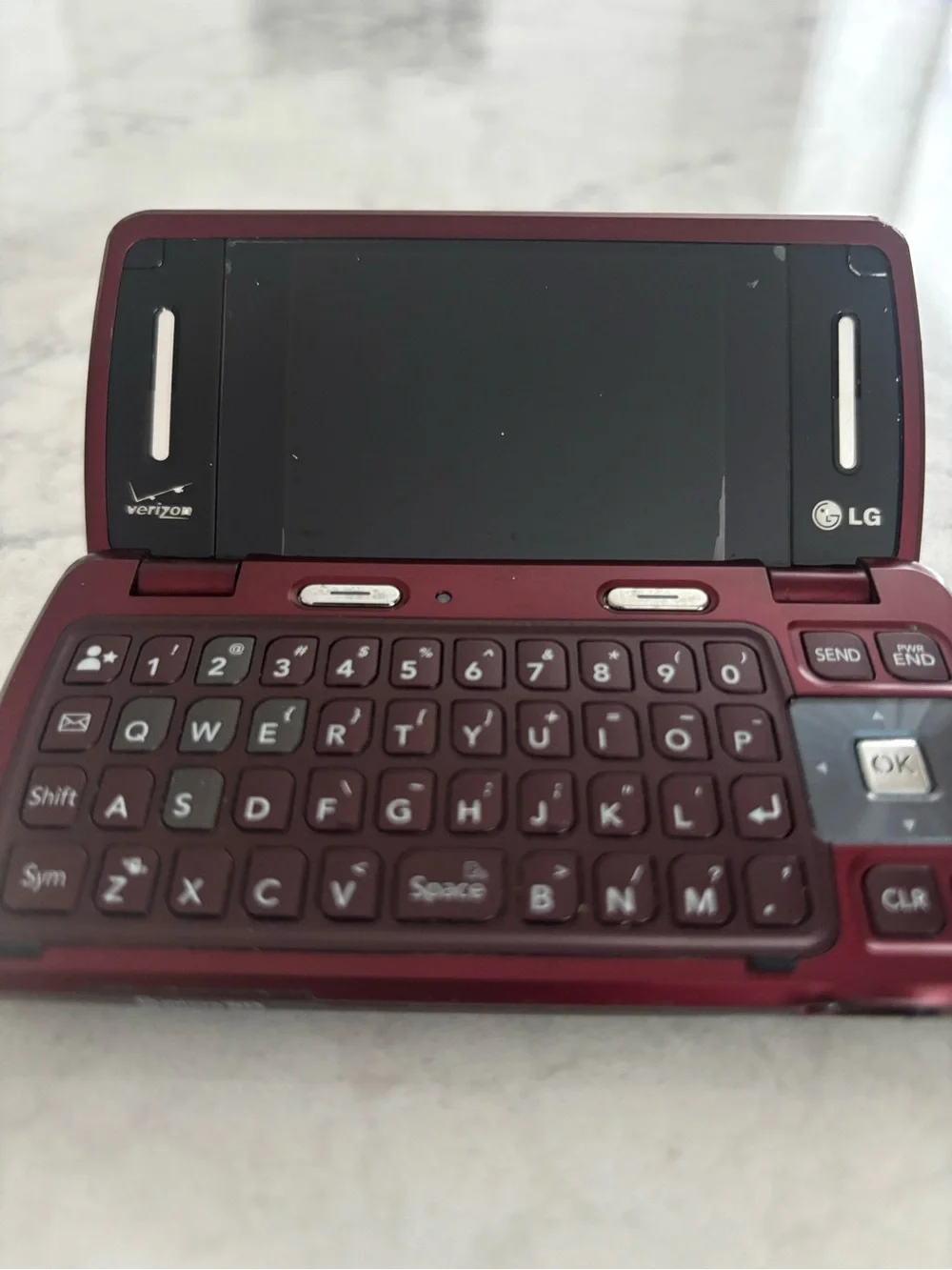 LG enV3 Y2K flip Phone from Verizon with keyboard, charger and box